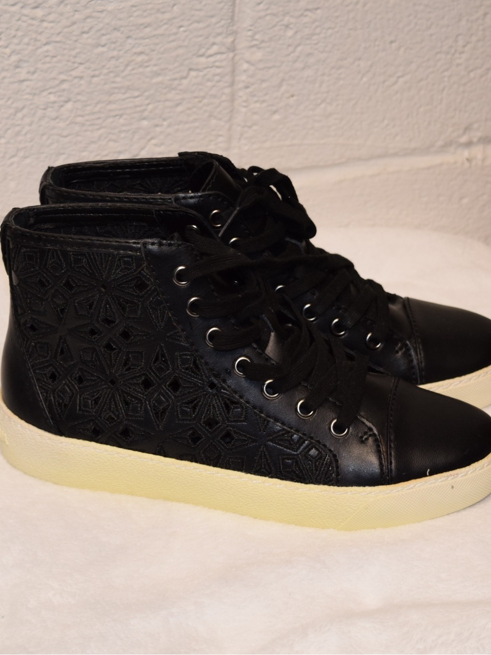 Sam Edelman Branson Black Leather Geometric Cutout Lace Up High Top Sneakers 6
